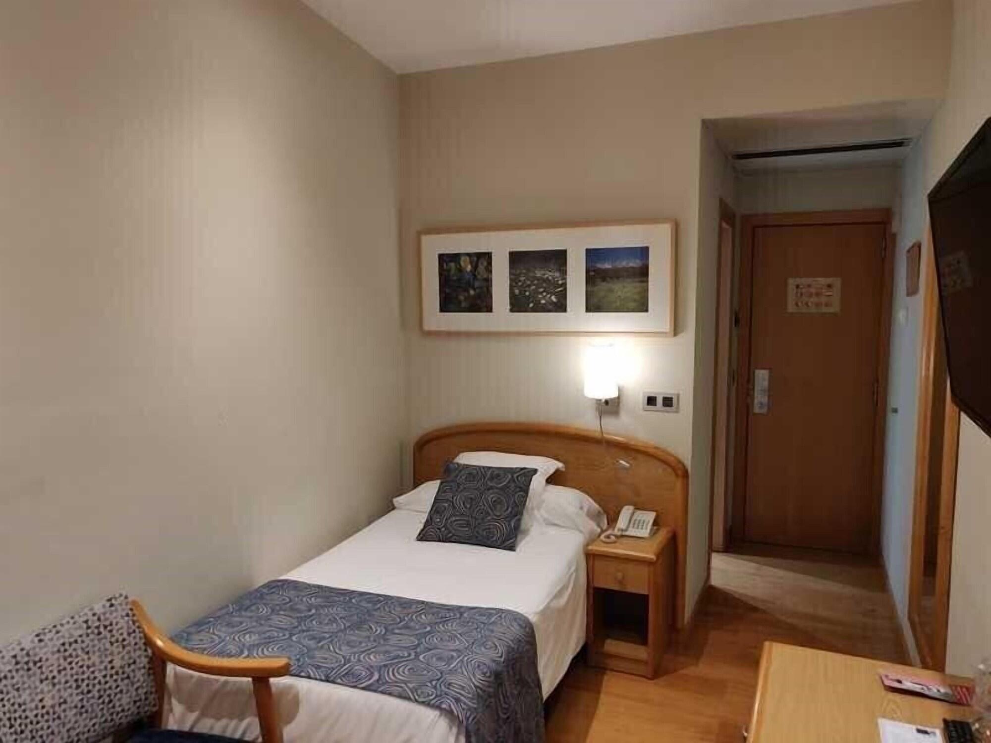 Hotel Tanit Benidorm Bagian luar foto