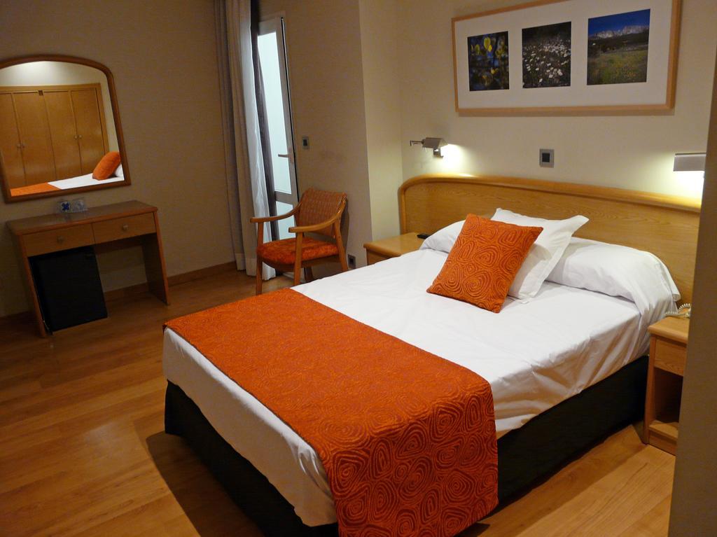 Hotel Tanit Benidorm Bagian luar foto